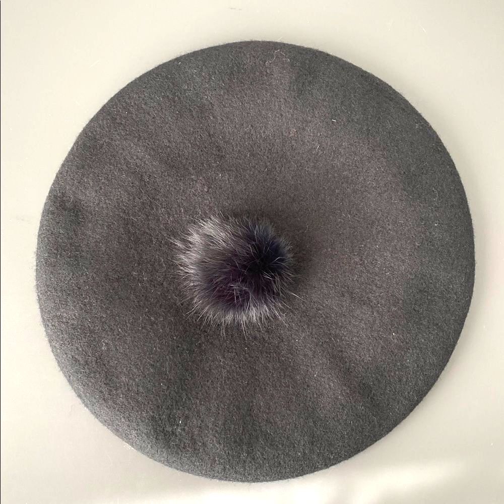 Vintage Women’s Black Wool Beret Faux Fur Pom Academia Preppy Retro Classic Chic